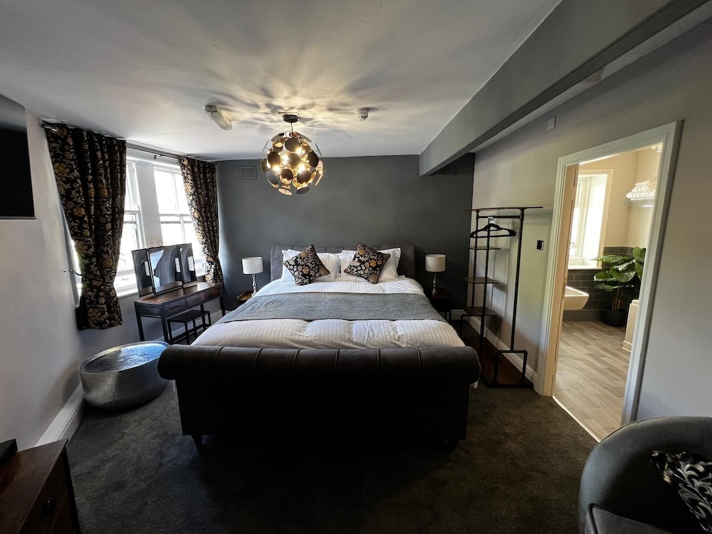 Luxury Suite, Ensuite (Queen) photo 3