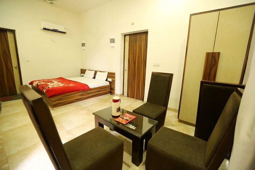 Deluxe Double Room, 1 Double Bed, Accessible, Smoking photo 3