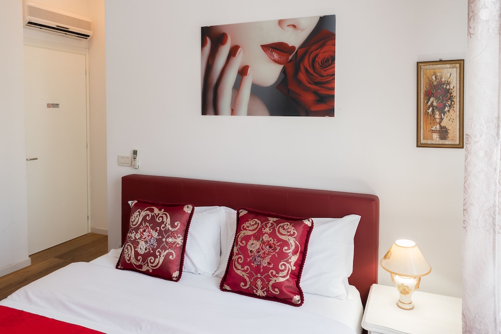 Deluxe Double Room, Private Bathroom photo 1