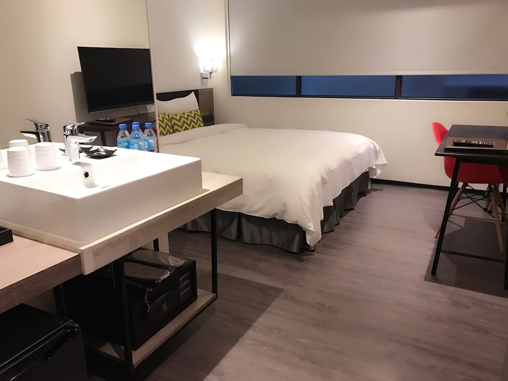 Business Double Room , No Window photo 3