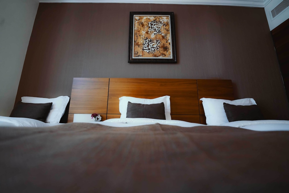 Deluxe Triple Room - Photo 3