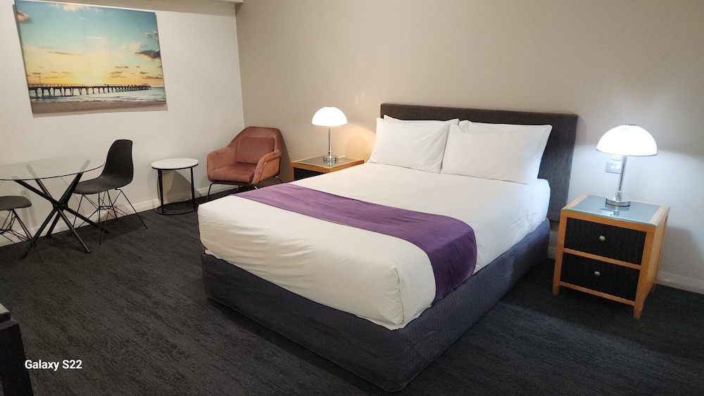Small Queen Room (Internal) photo 1