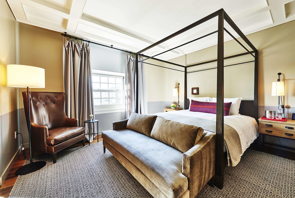 Loft, 1 King Bed, Mobility Accessible (Loft)