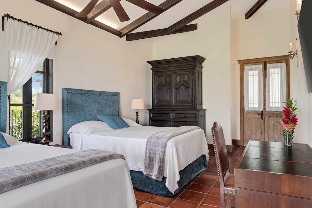 Bungalow Romántico, con Baño Privado y Vista al Jardín (Habitación Superior con Pensión Completa)