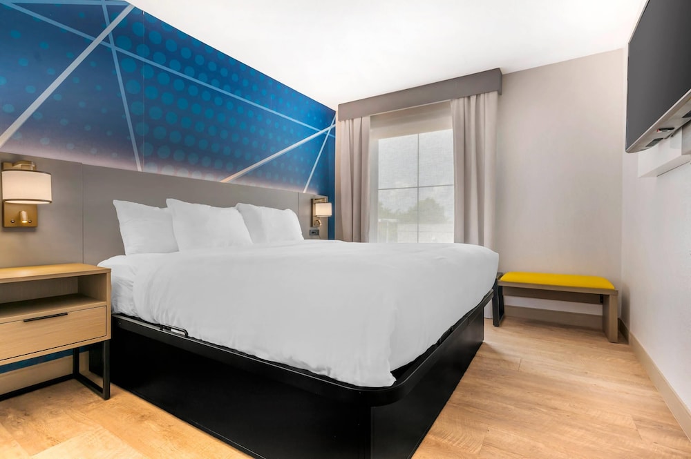 Suite, Multiple Beds, Non Smoking - Photo 3