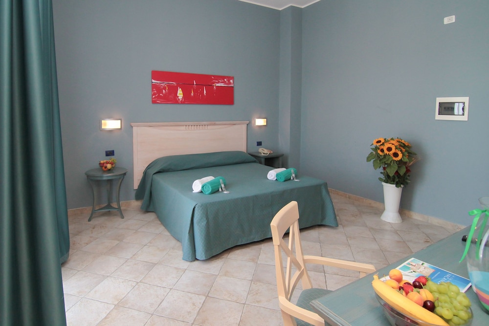 Family Room photo 2