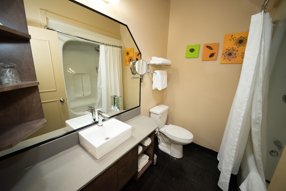 Executive Suite, 1 Queen Bed, Non Smoking - Photo 9
