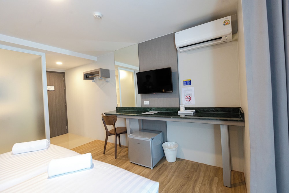 Standard Twin Room - Photo 2