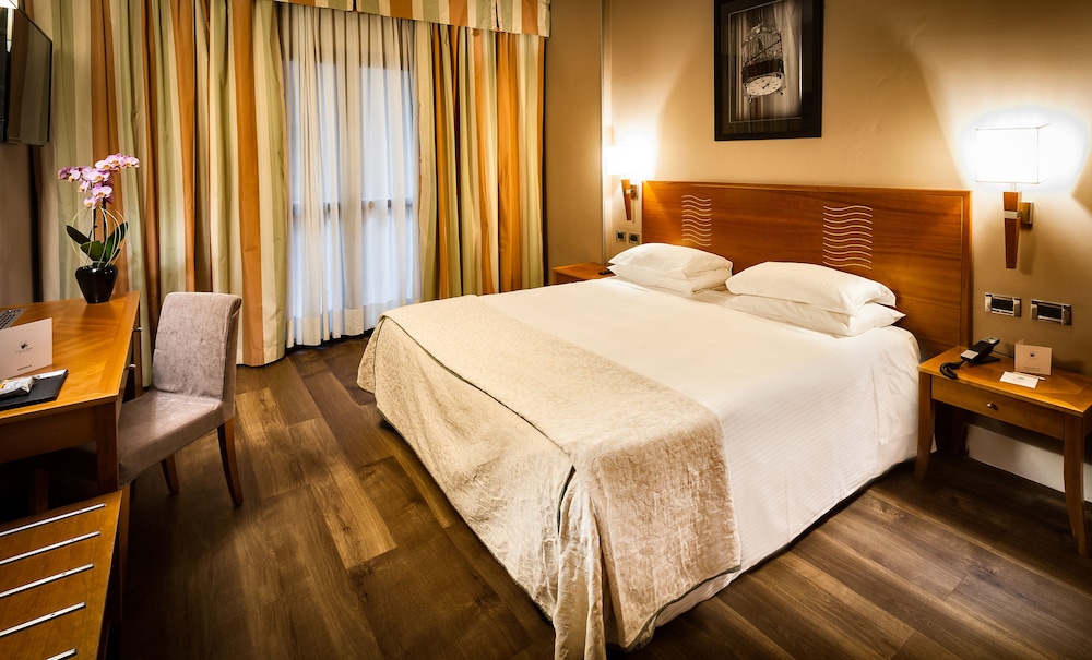 Superior Room - Photo 12