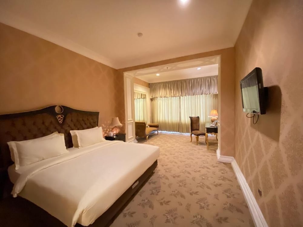 Deluxe Room - Photo 1