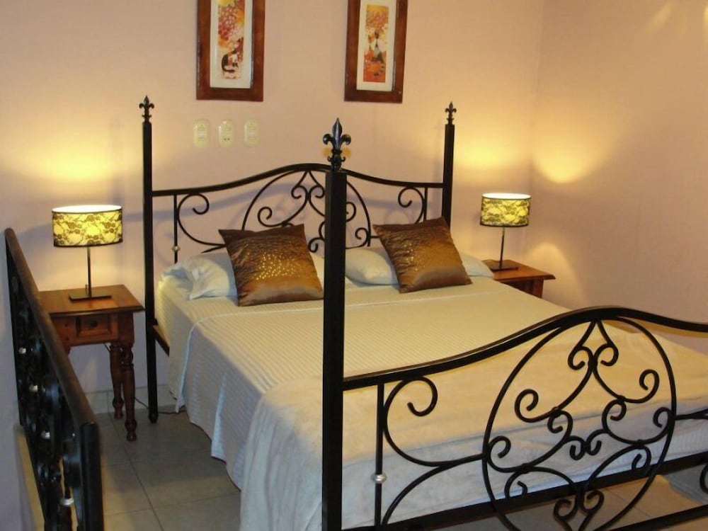 Gallery Suite, 1 Queen Bed with Sofa bed, Garden View photo 1