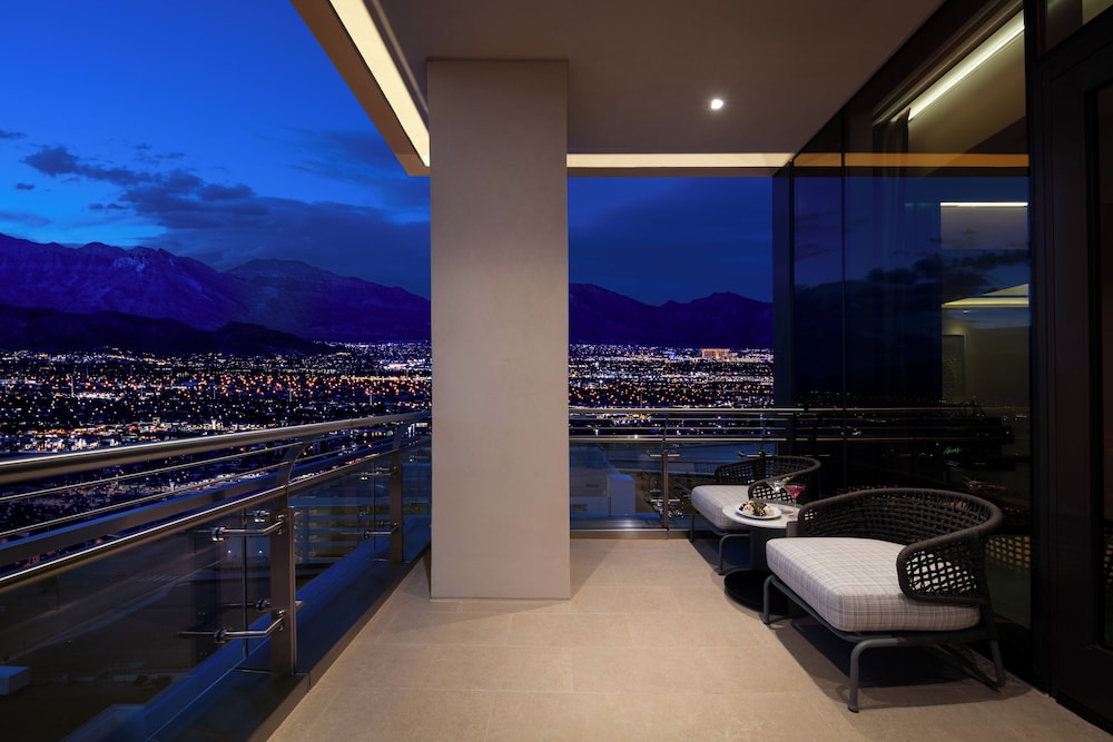 Terrace King Suite