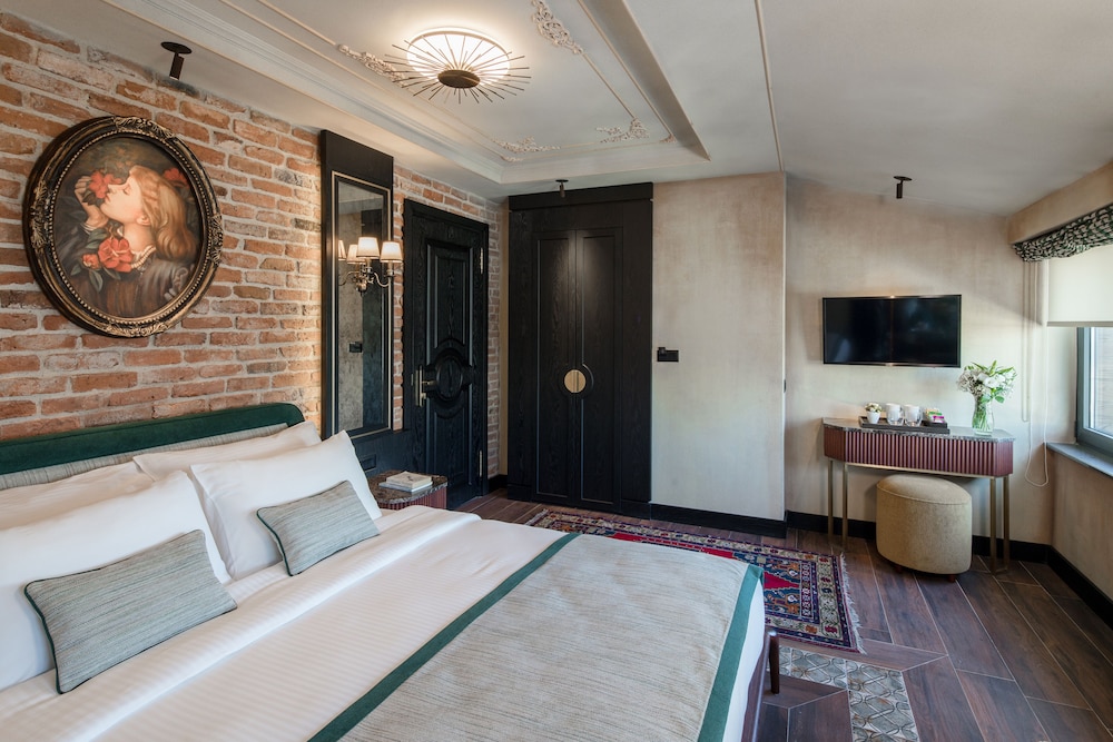 Deluxe Room with Sea View photo 2