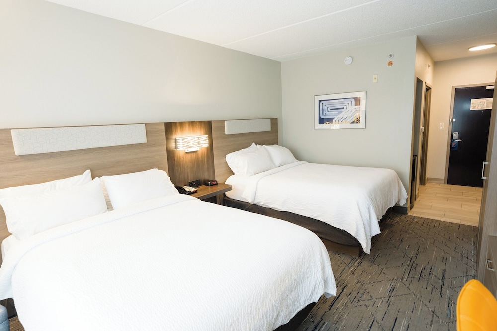 Suite, 2 Queen Beds, Accessible (Mobility, Accessible Tub) photo 3