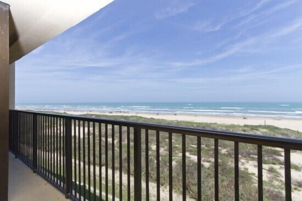 Condo, 2 Bedrooms, 2 Bathrooms, Beach View (#4) photo 2