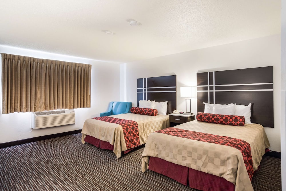 Executive Suite, Non Smoking (2 Queen Beds with Sofabed)