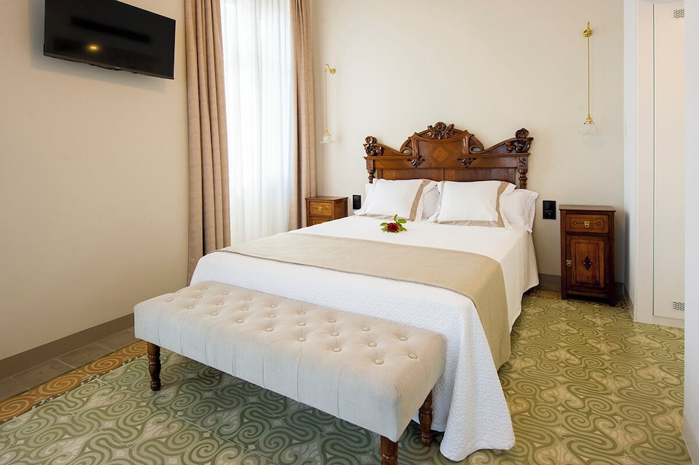 Deluxe Double Room, Balcony, Vineyard View photo 2