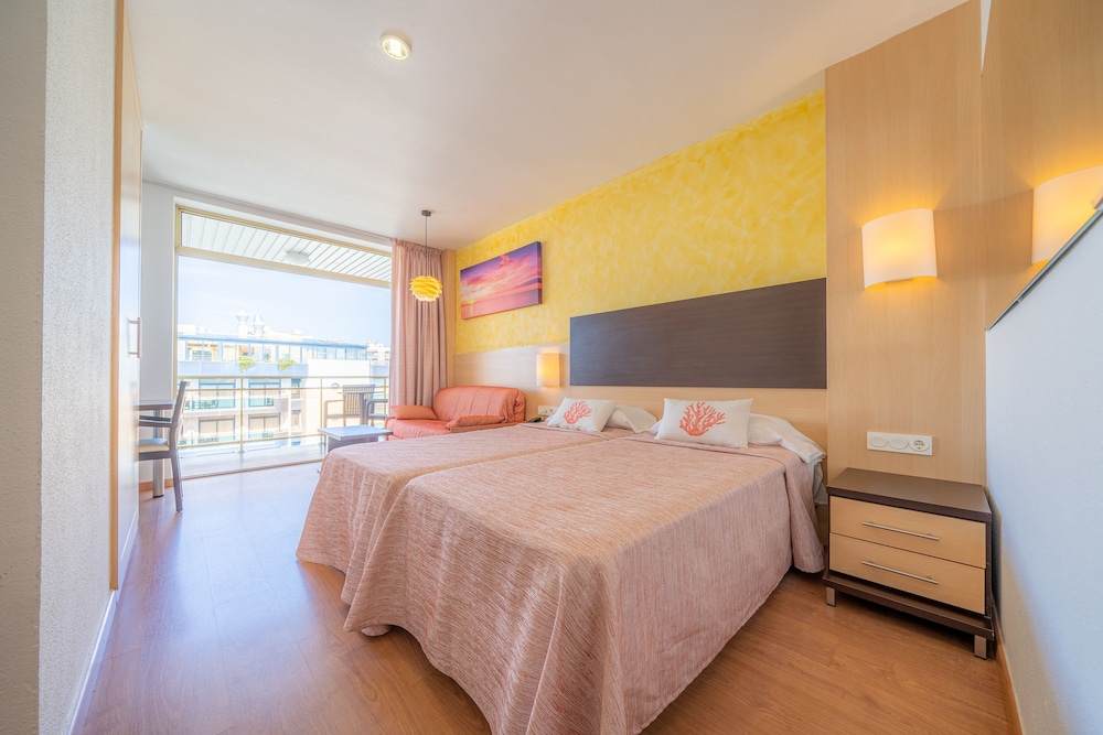 Standard Double Room, 2 Twin Beds photo 2