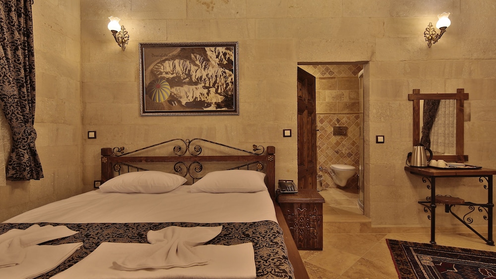Deluxe Triple Room photo 3