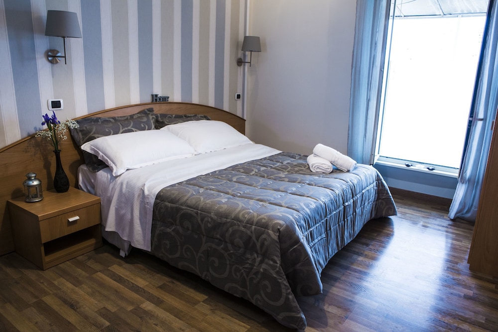 Comfort Triple Room, 1 Double Bed with Sofa bed, Ensuite