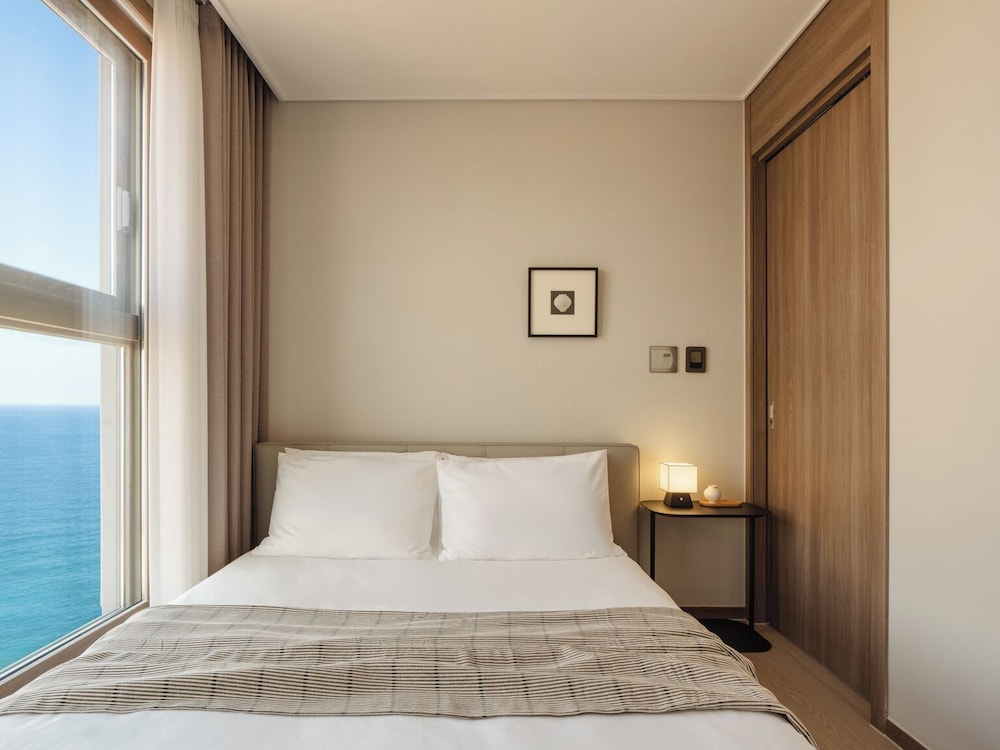 Premier Suite Ocean photo 3