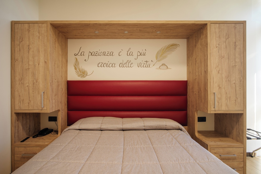 Classic Double or Twin Room photo 3