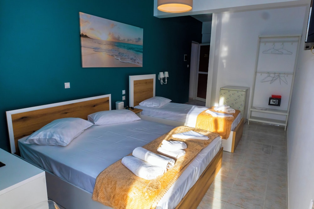 Comfort Triple Room