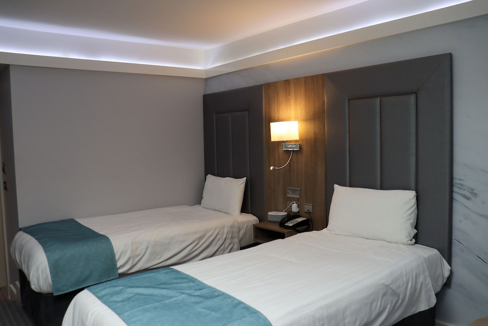 Deluxe Room, 2 Twin Beds, Non Smoking - Photo 3