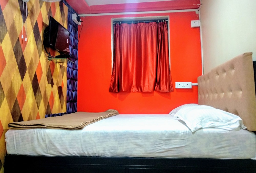 Deluxe Room (AC)