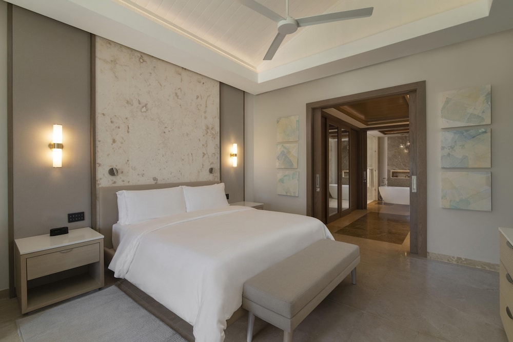 Premier Two Bedroom Premier Luxury Suite (Non Smoking)