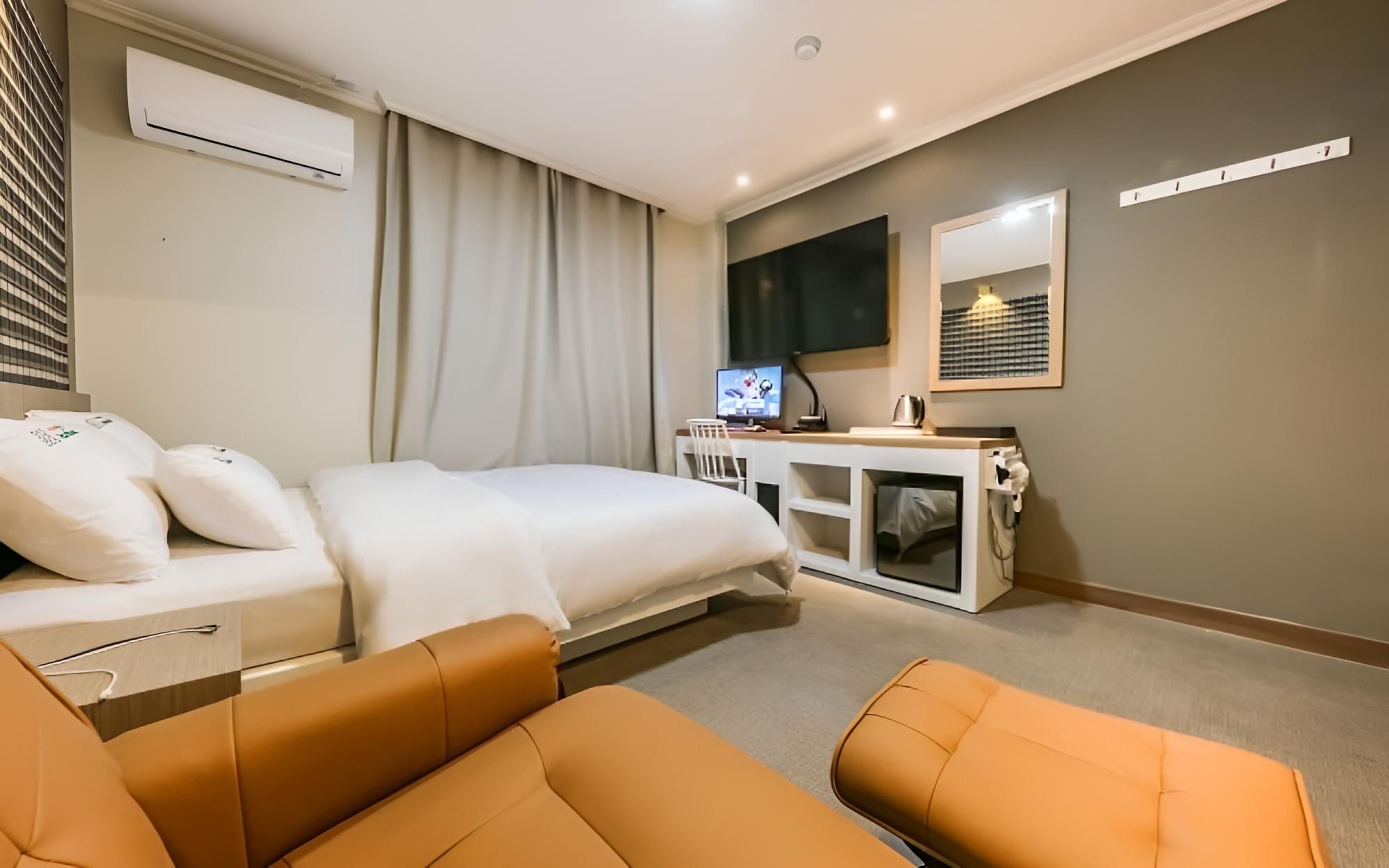 Room (Standard (non-smoking room) (air puri) - Photo 2