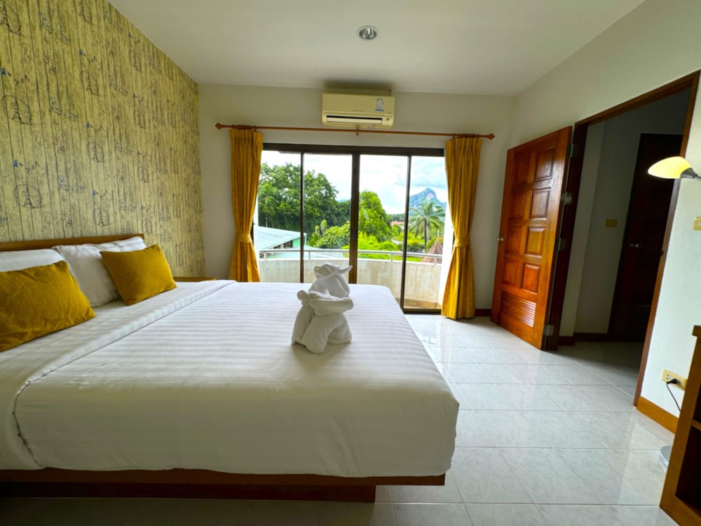 Deluxe Suite - Photo 20
