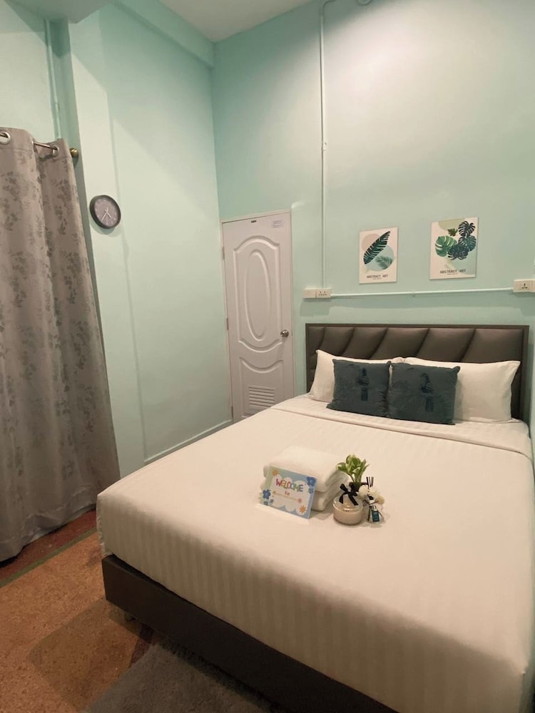 Deluxe Room, 1 Queen Bed