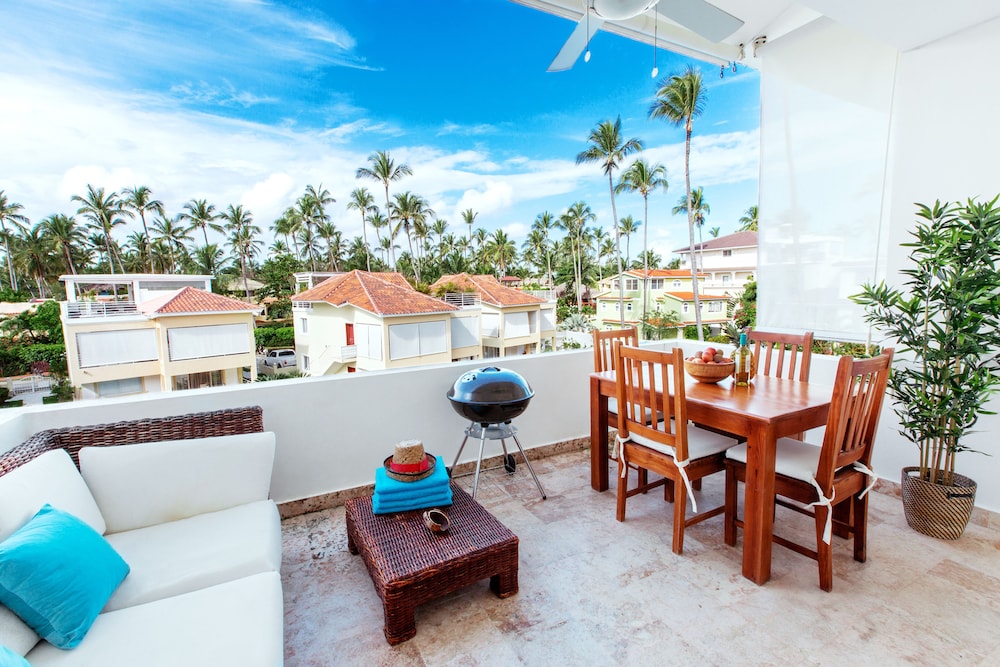 Deluxe Penthouse, 3 Bedrooms, Pool View, Poolside