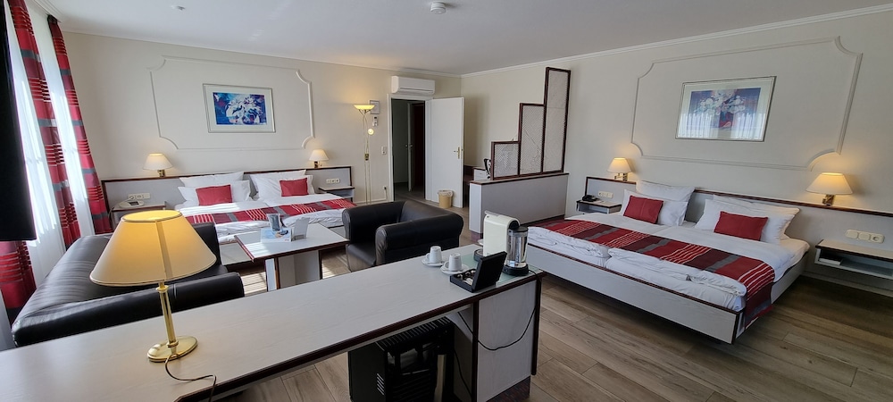 Deluxe Quadruple Room, 1 Bedroom photo 3