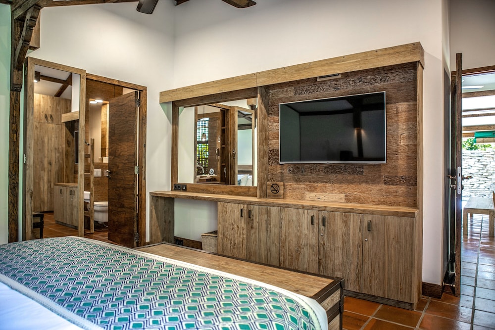 2 Bedroom Villa with Private Pool (Gaia) photo 2