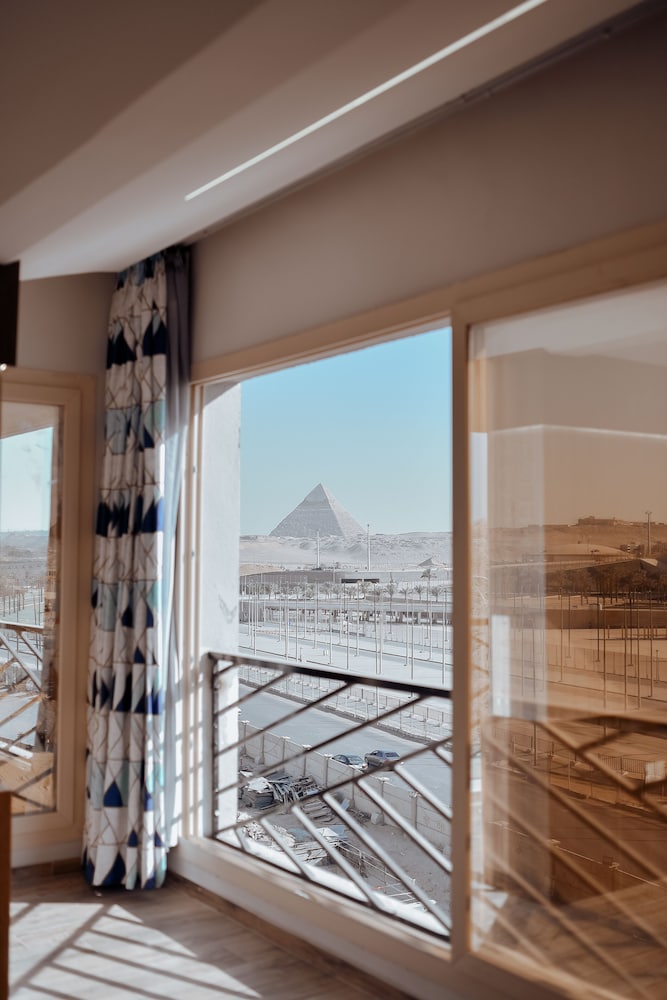 Deluxe Double Room - Photo 16