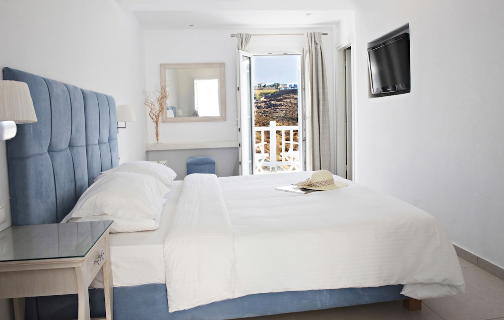 Deluxe Room, Sea View - Photo 16