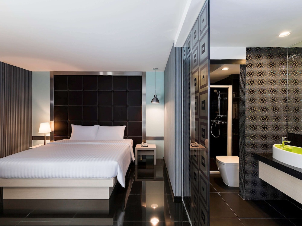 Superior Room, 1 King Bed - Photo 5