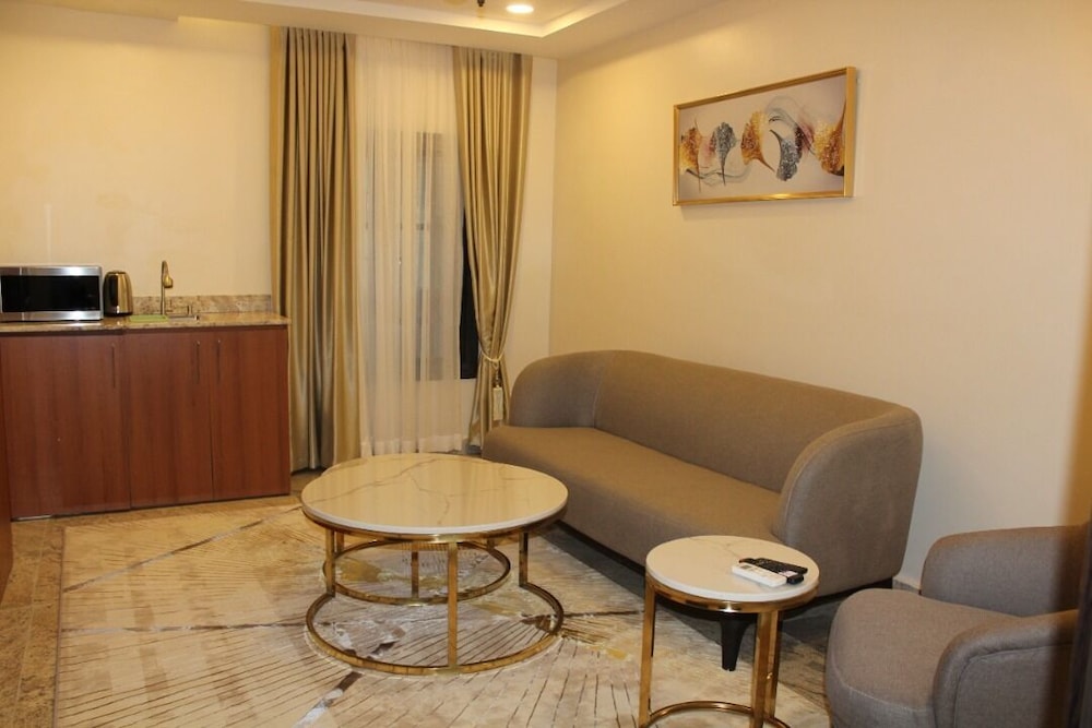 Executive Studio photo 1