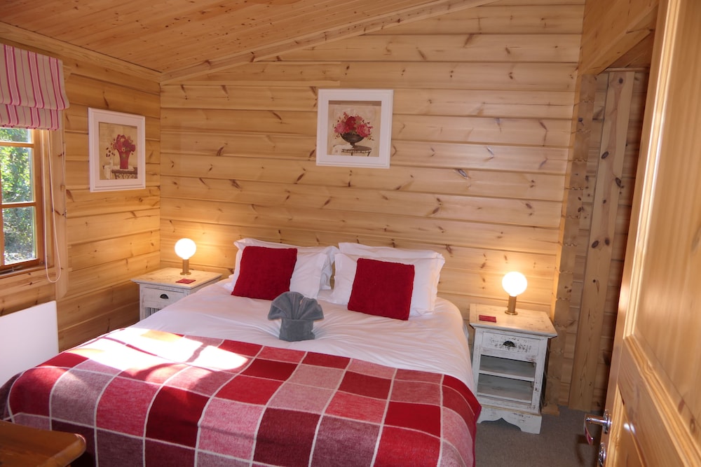 Cabin, 1 Bedroom (River Birch) photo 3