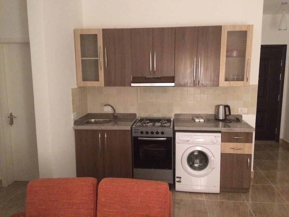 Apartment, 3 Bedrooms - Photo 3