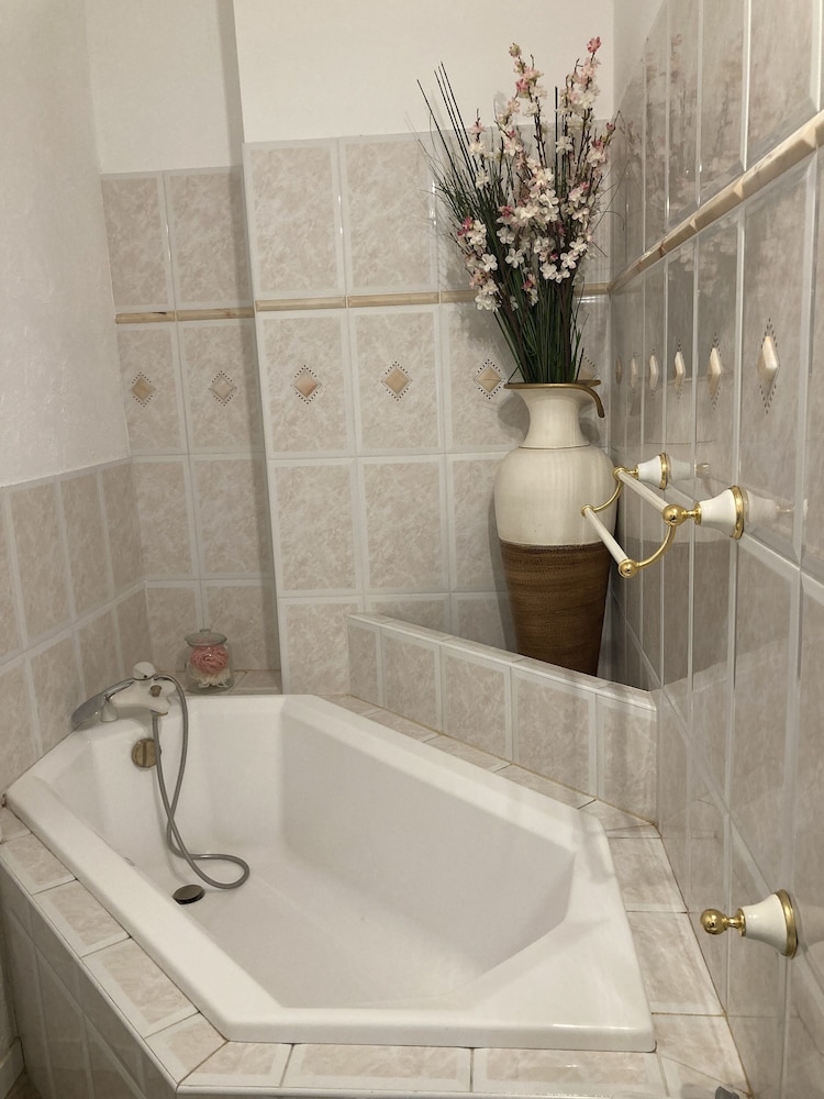 Superior Double Room, Bathtub (Sans Souci) photo 3