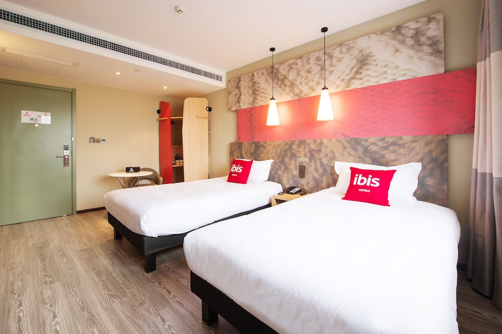 Basic Twin Room, 2 Twin Beds photo 2