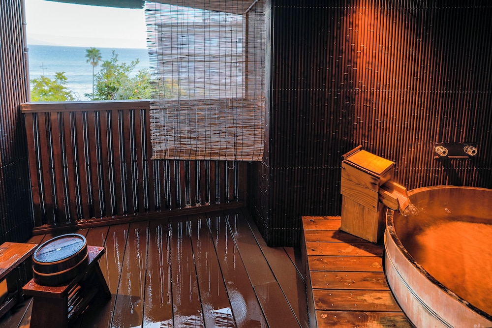 Deluxe Double or Twin Room, Private Bathroom, Partial Ocean View