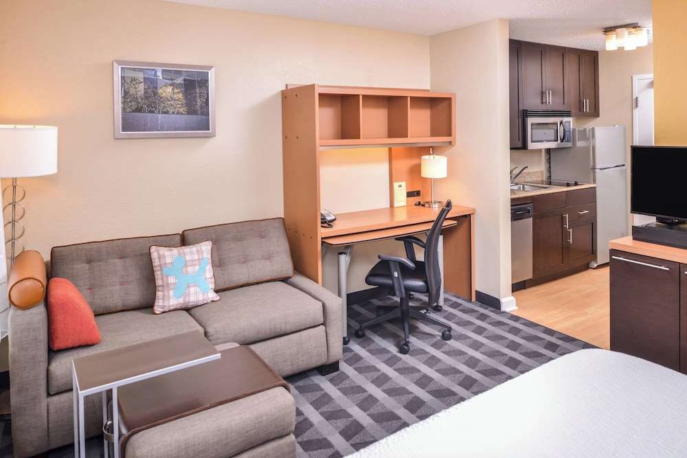 Studio, 1 King Bed with Sofa bed (Hearing Accessible) photo 2