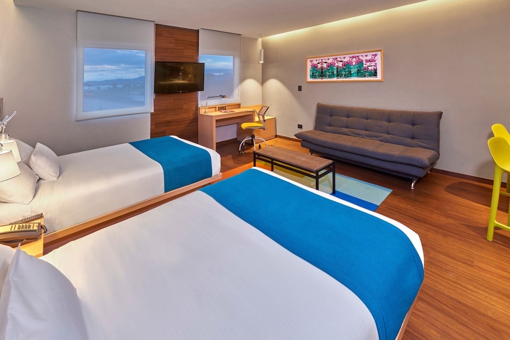 Suite, 2 Double Beds, Non Smoking photo 2