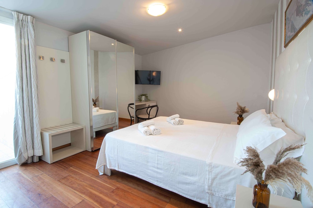 Double Room, Balcony - Photo 14
