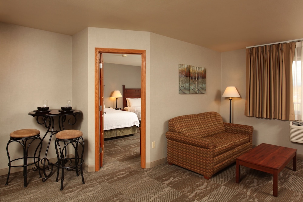 Suite, 2 Queen Beds, Non Smoking, Fireplace - Photo 7