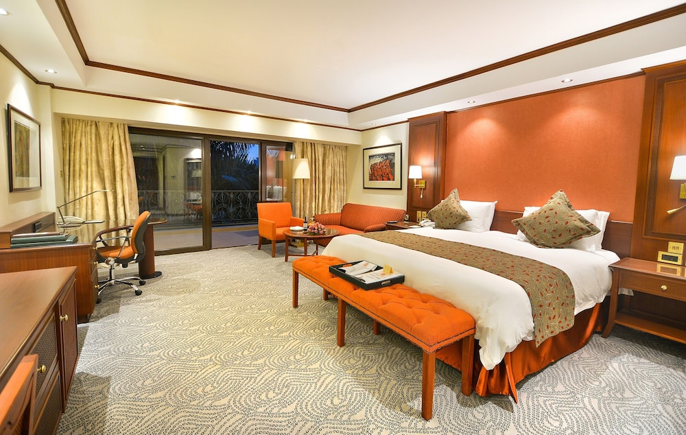 Superior Room, 1 King Bed - Photo 1